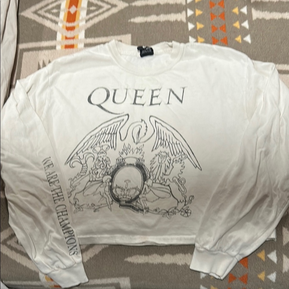 Day,  Queen Graphic Crop Top - White